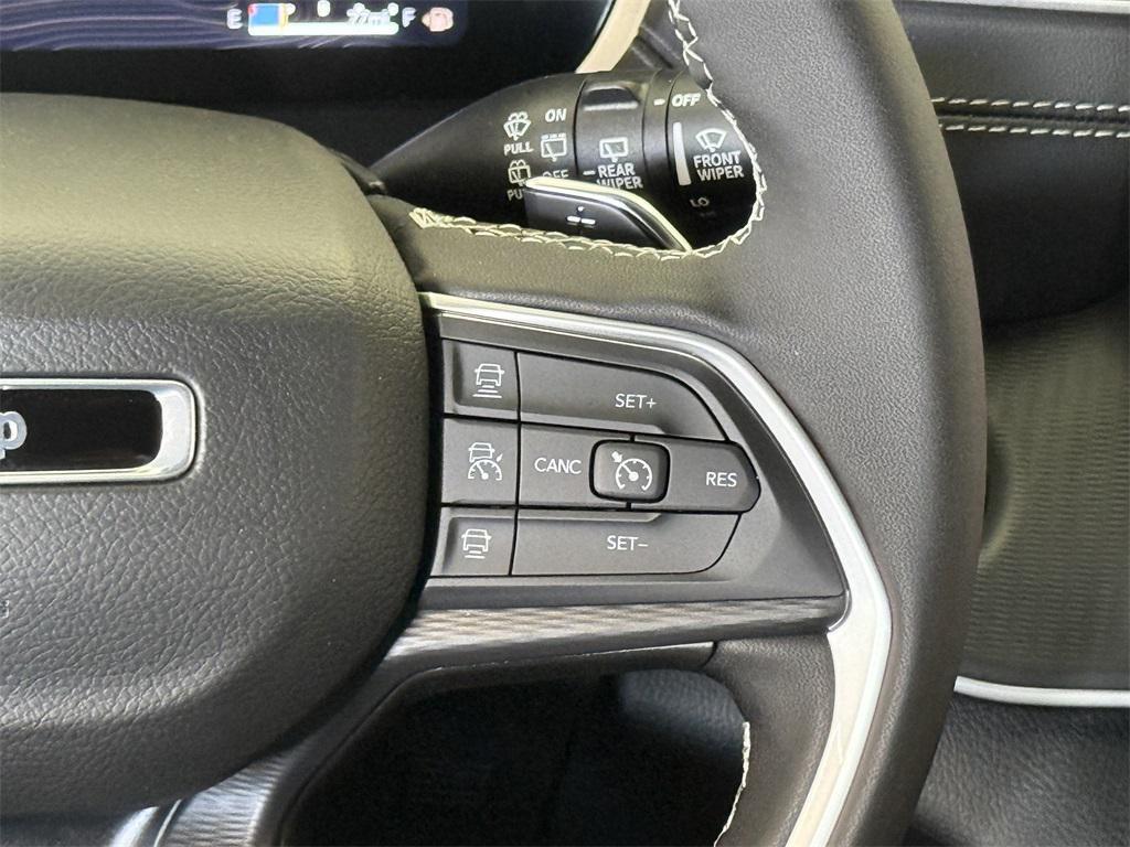 new 2025 Jeep Grand Cherokee car, priced at $39,480