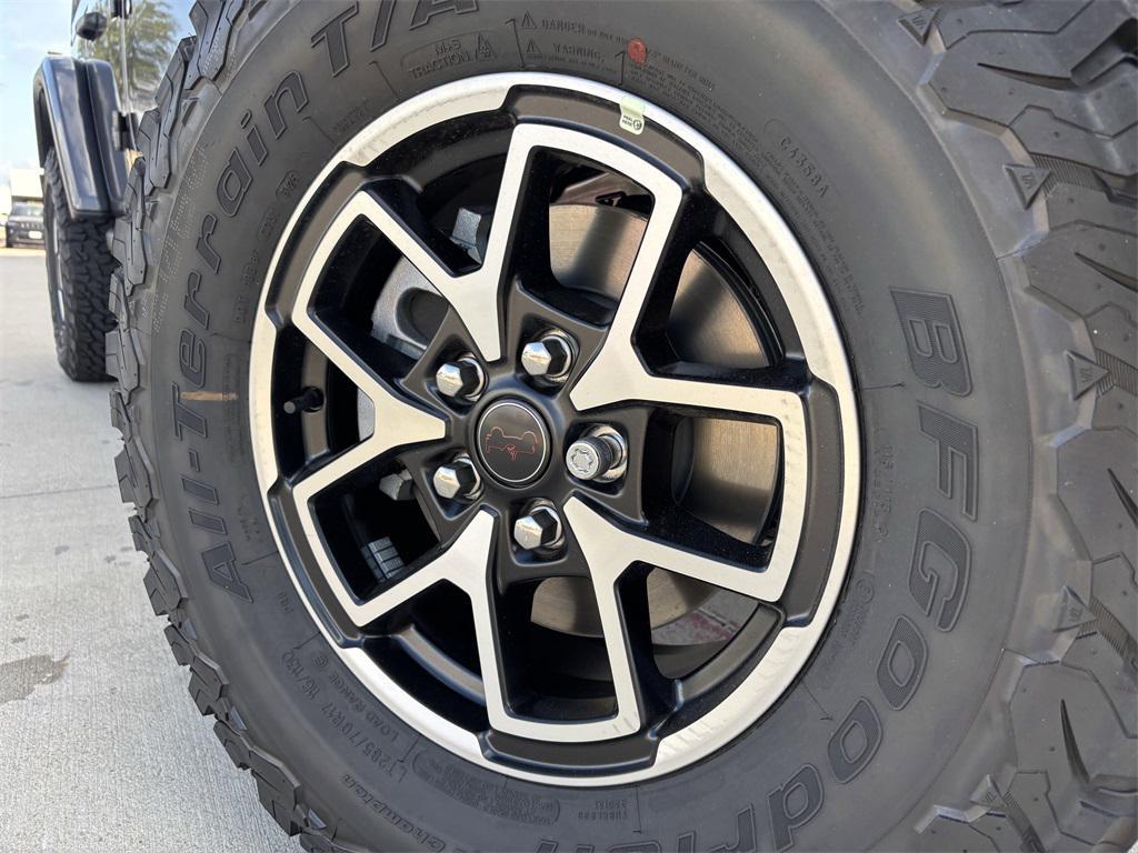 new 2025 Jeep Wrangler car, priced at $51,700