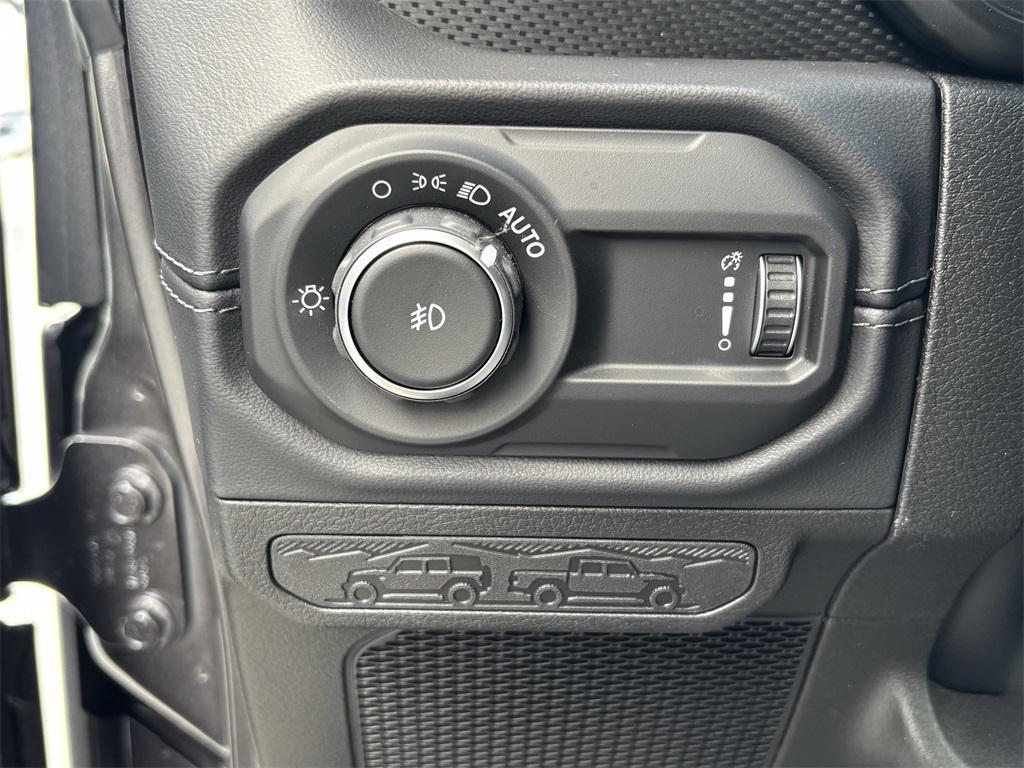 new 2025 Jeep Wrangler car, priced at $51,700