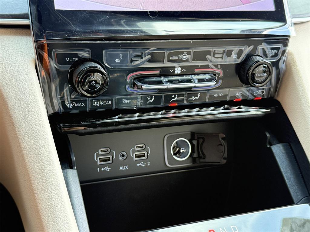 new 2025 Jeep Grand Cherokee car, priced at $40,650