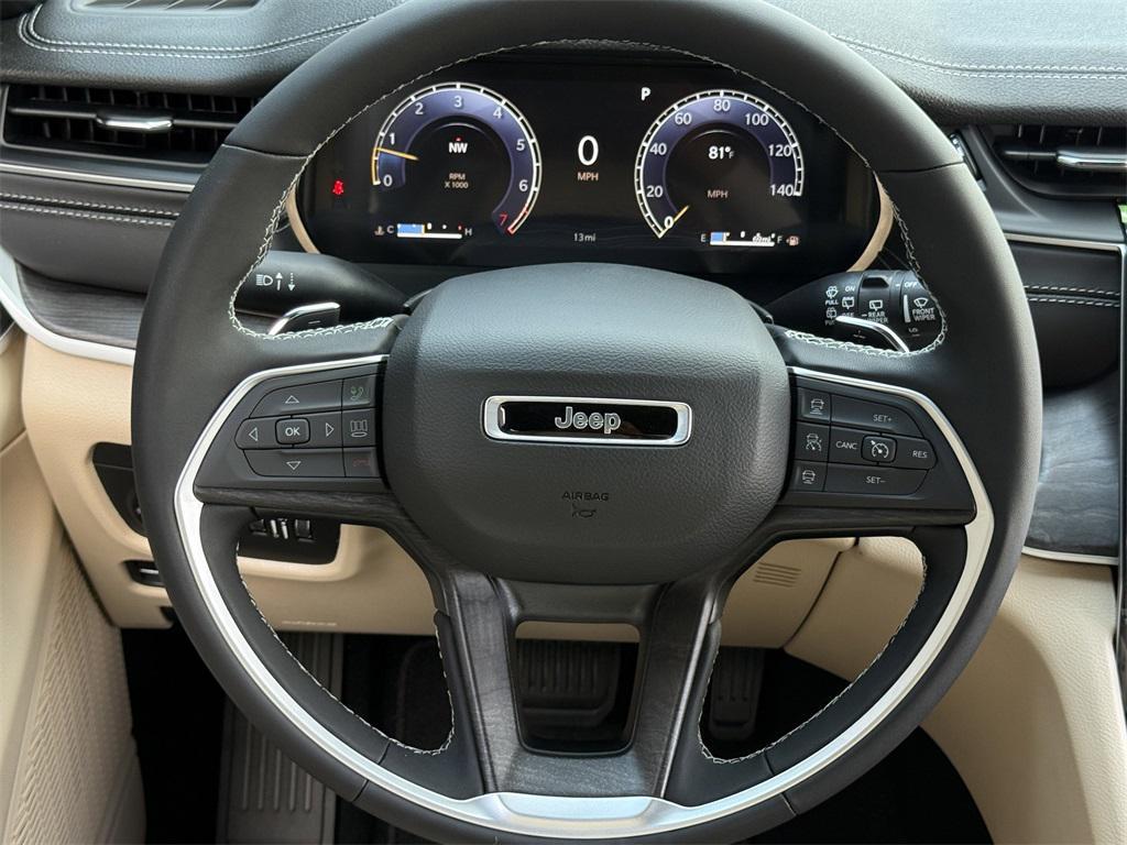 new 2025 Jeep Grand Cherokee car, priced at $40,650