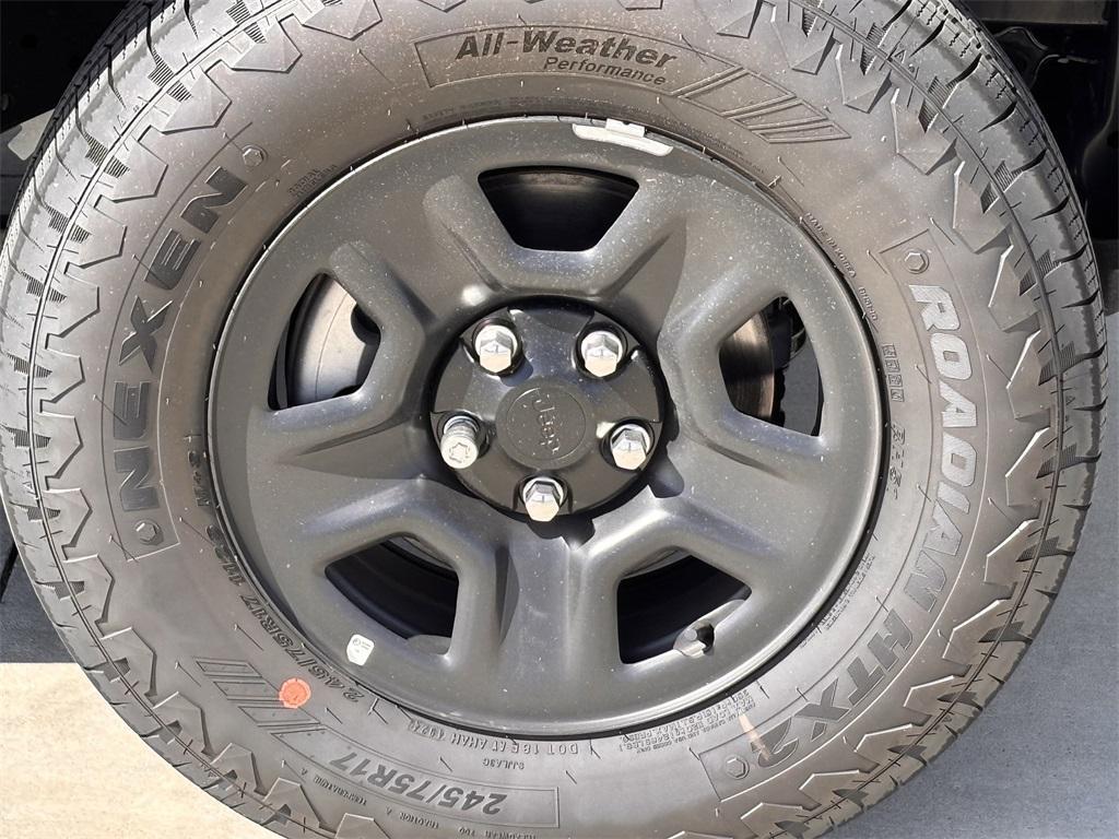 new 2025 Jeep Wrangler car, priced at $37,513