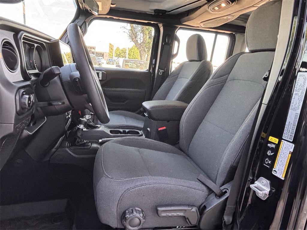 new 2025 Jeep Wrangler car, priced at $37,513