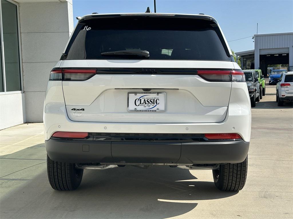 new 2025 Jeep Grand Cherokee car, priced at $40,385