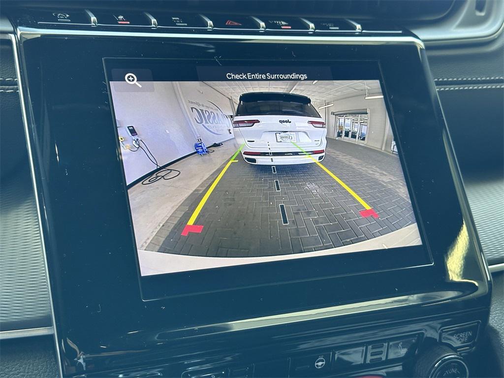 new 2025 Jeep Grand Cherokee car, priced at $40,385