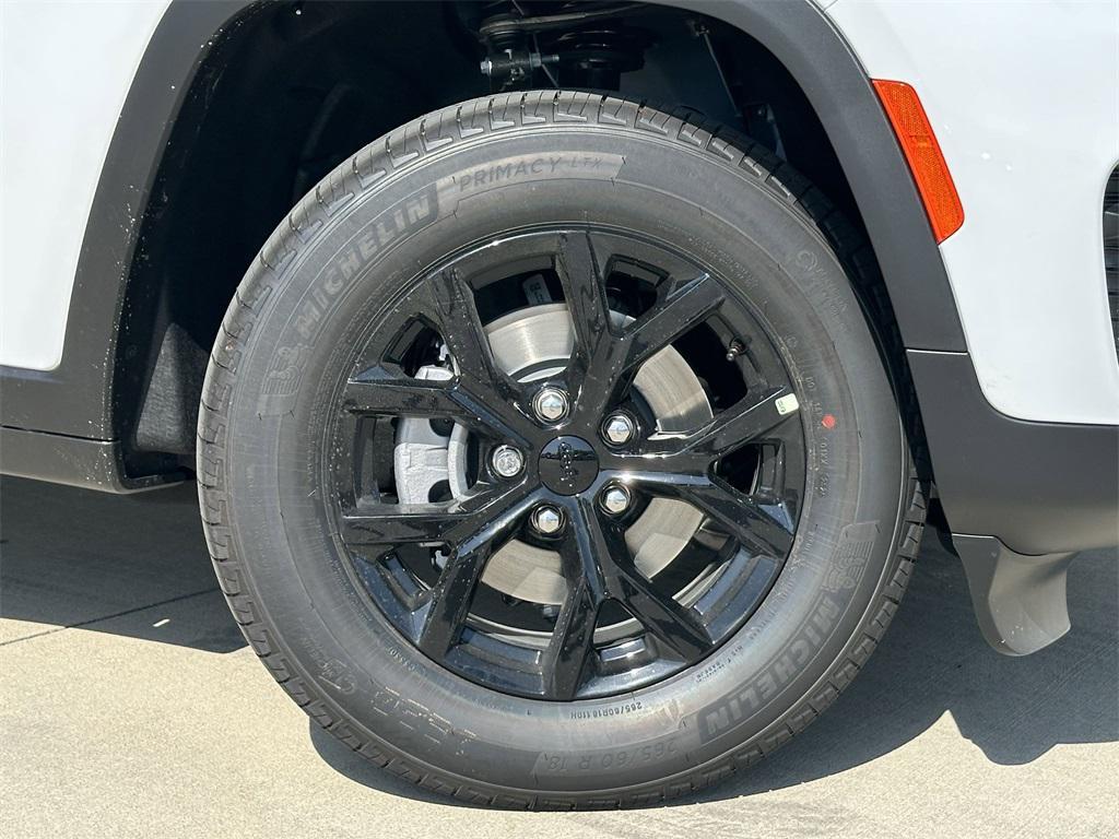 new 2025 Jeep Grand Cherokee car, priced at $40,385