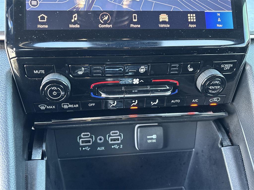 used 2024 Jeep Grand Cherokee car, priced at $32,661