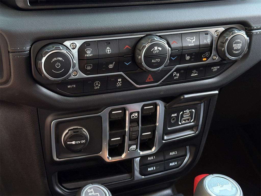 new 2025 Jeep Wrangler car, priced at $57,605