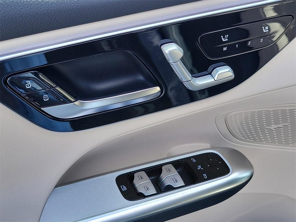 new 2026 Mercedes-Benz GLC 300 car