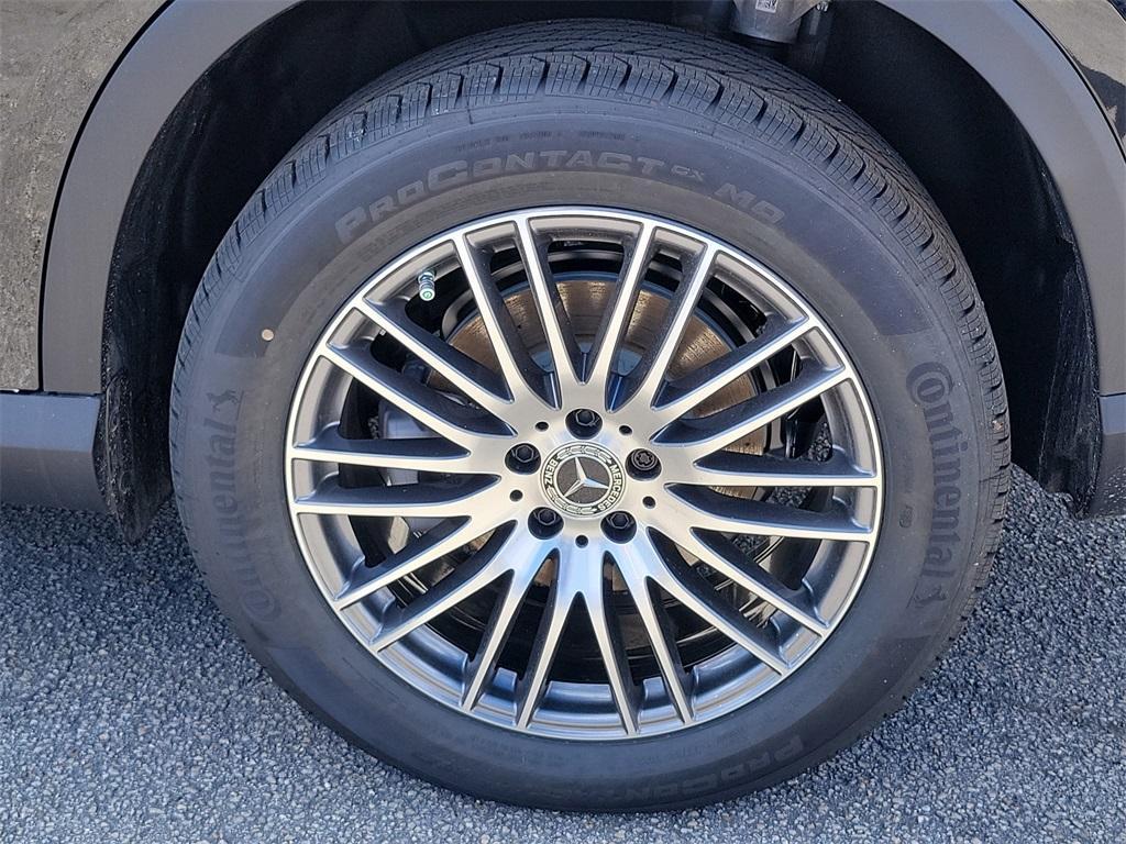 new 2026 Mercedes-Benz GLC 300 car