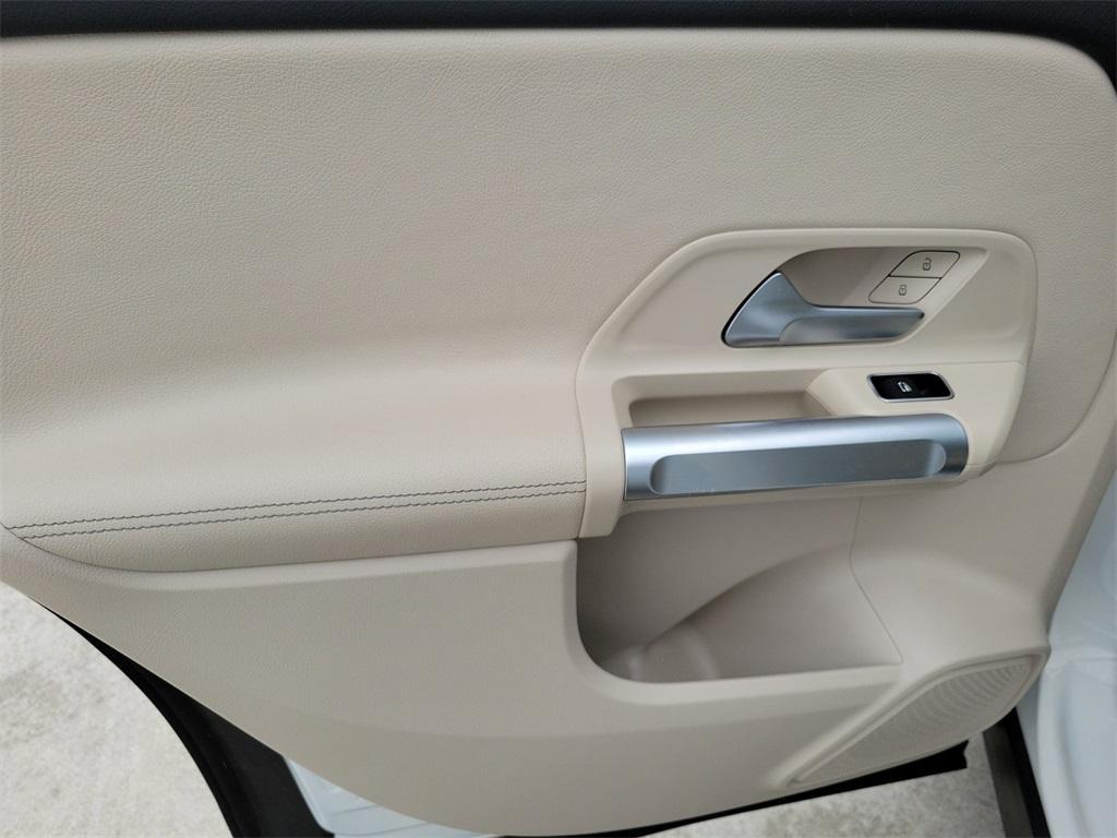 used 2023 Mercedes-Benz GLB 250 car, priced at $29,999