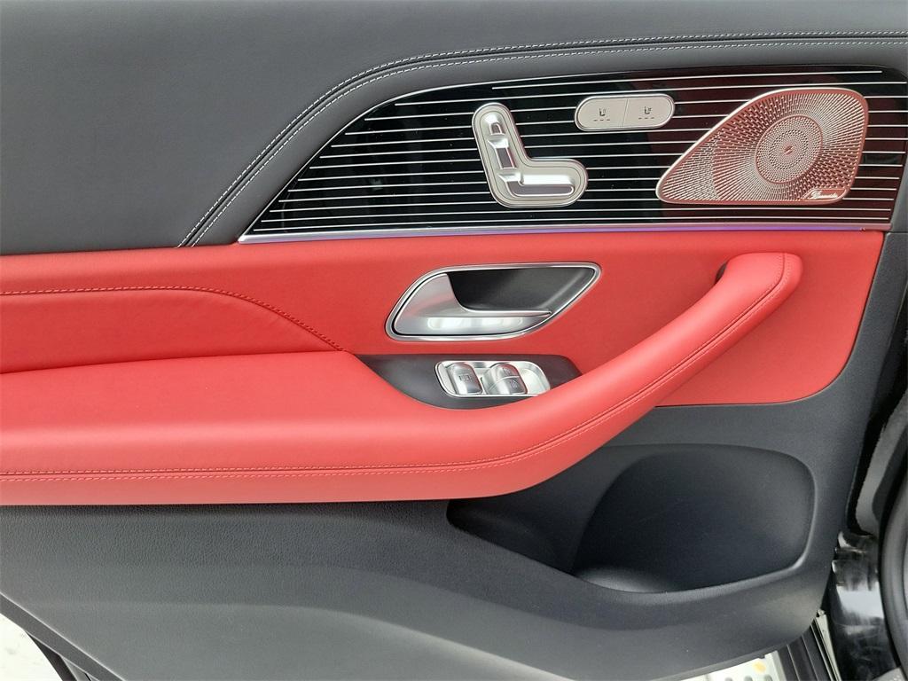 new 2026 Mercedes-Benz GLS 450 car