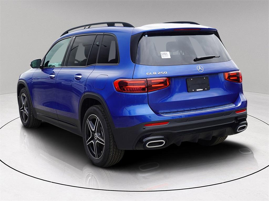 new 2025 Mercedes-Benz GLB 250 car