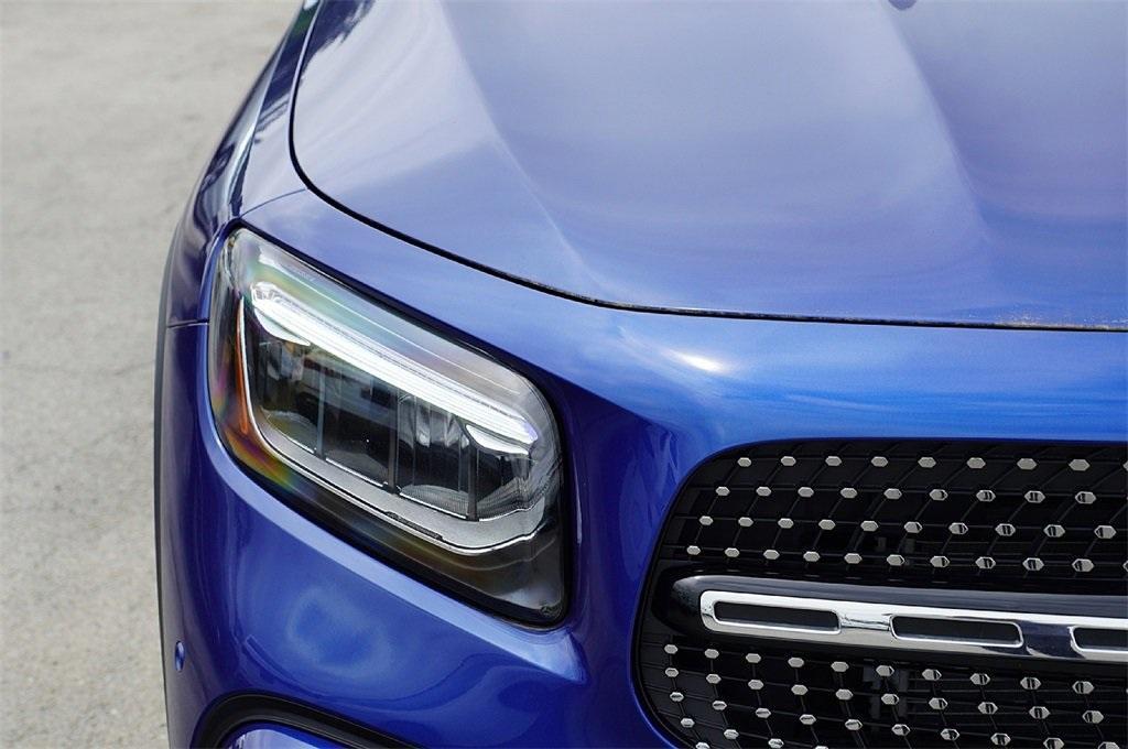 new 2025 Mercedes-Benz GLB 250 car