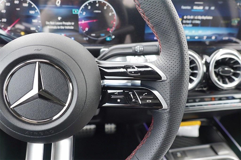 new 2025 Mercedes-Benz GLB 250 car