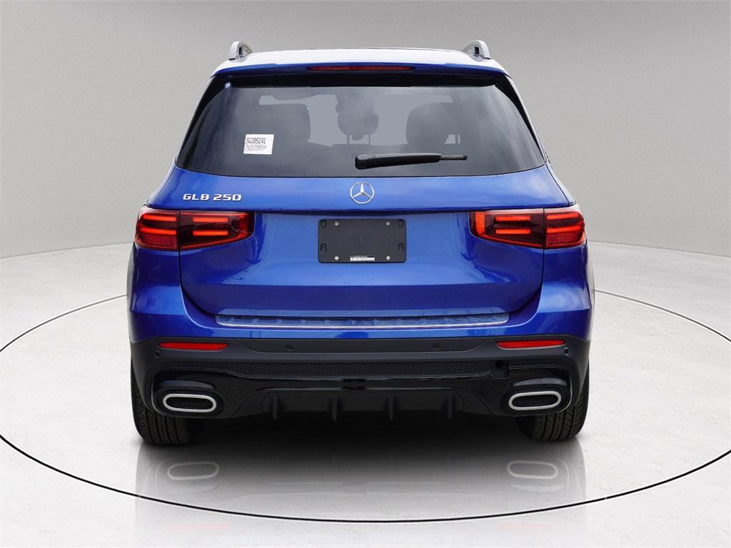 new 2025 Mercedes-Benz GLB 250 car