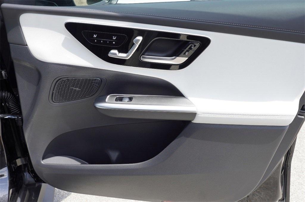 new 2026 Mercedes-Benz GLC 300 car