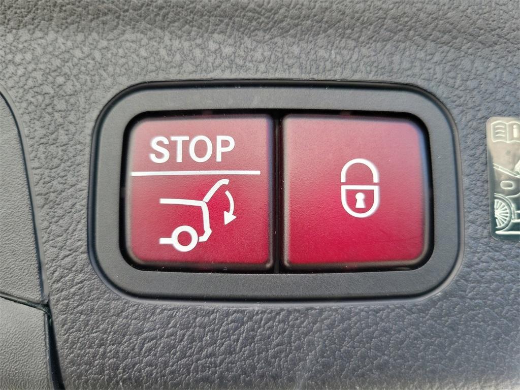 used 2022 Mercedes-Benz GLE 450 car, priced at $46,990