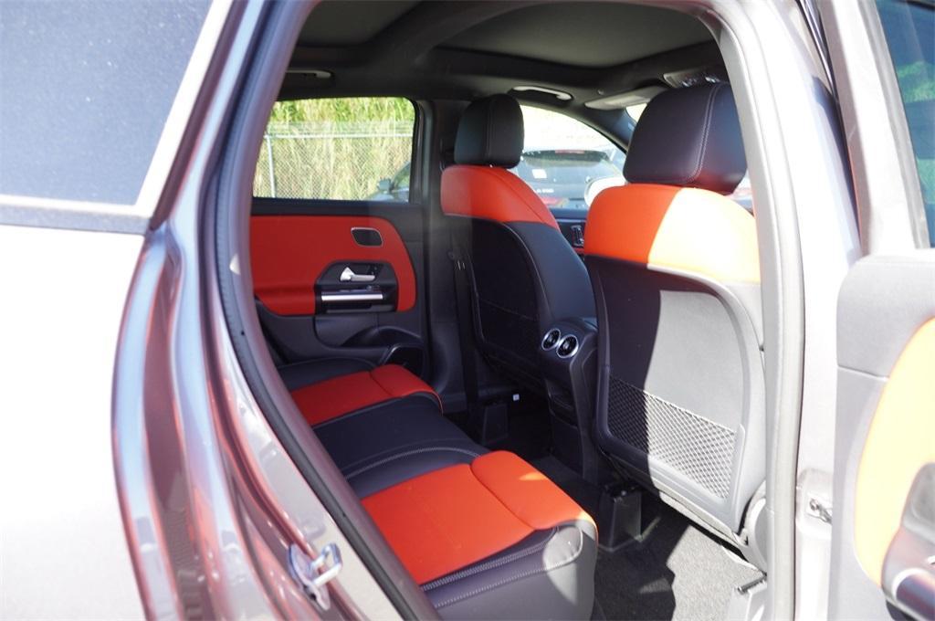 new 2025 Mercedes-Benz GLA 250 car, priced at $44,739