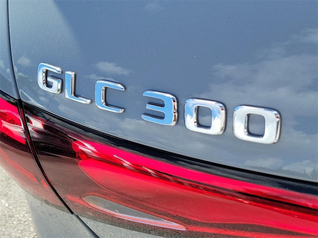 new 2026 Mercedes-Benz GLC 300 car