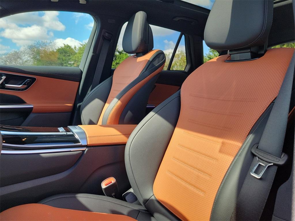 new 2026 Mercedes-Benz GLC 300 car