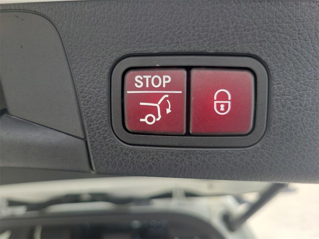 used 2023 Mercedes-Benz GLB 250 car, priced at $33,929