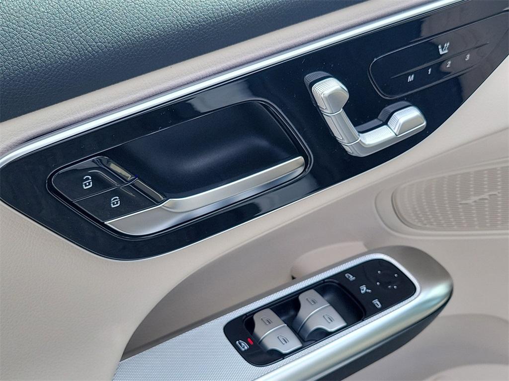 new 2026 Mercedes-Benz GLC 300 car