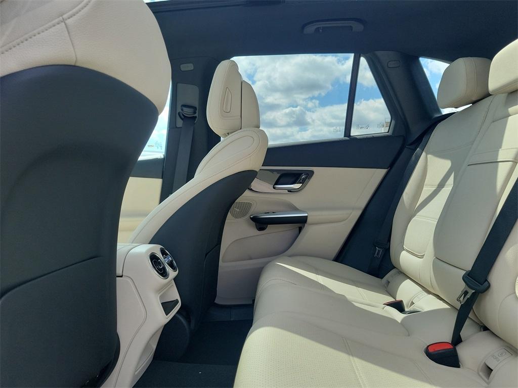 new 2026 Mercedes-Benz GLC 300 car