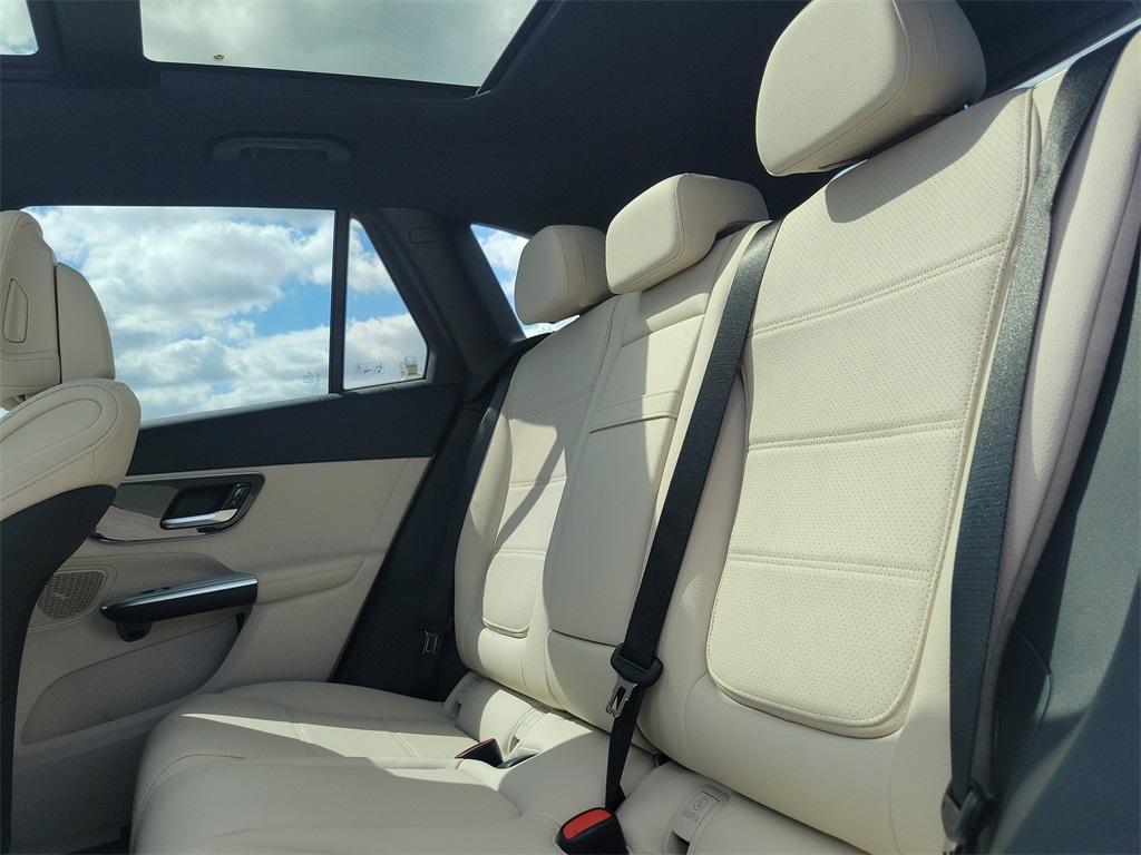 new 2026 Mercedes-Benz GLC 300 car