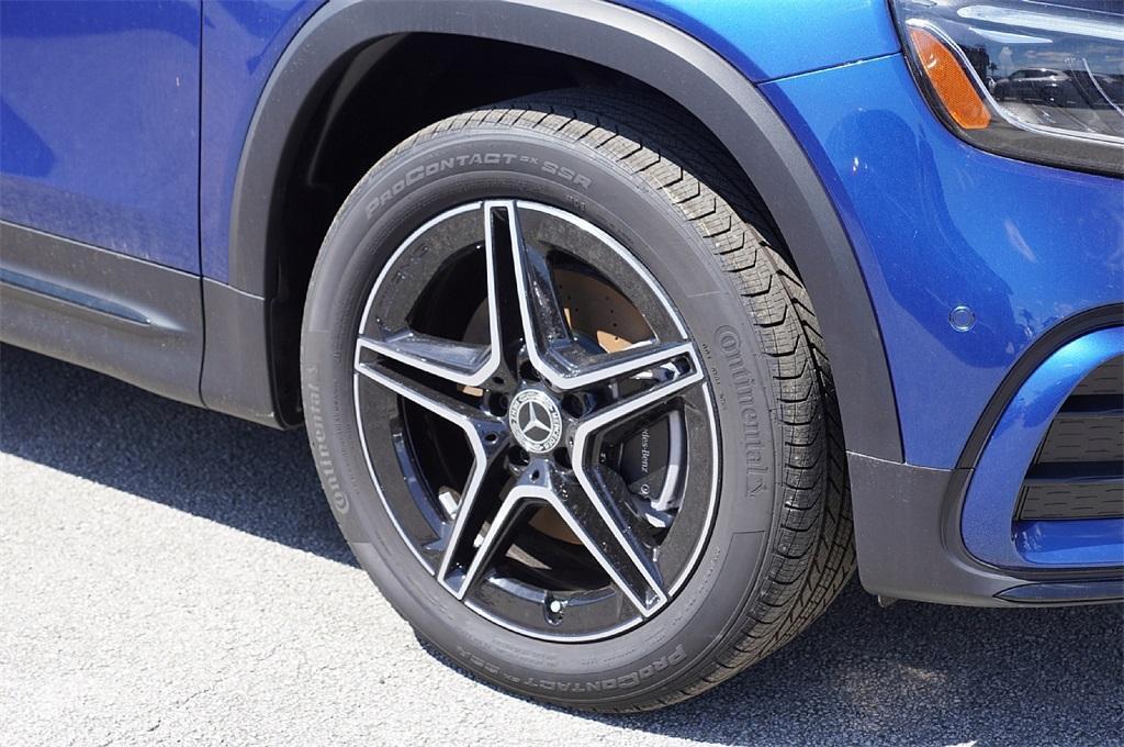 new 2025 Mercedes-Benz GLB 250 car