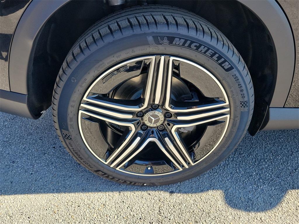 new 2026 Mercedes-Benz GLC 300 car