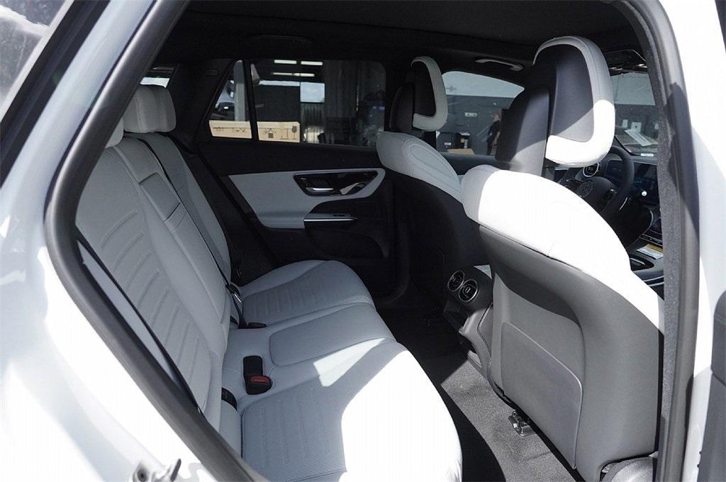 new 2026 Mercedes-Benz GLC 300 car