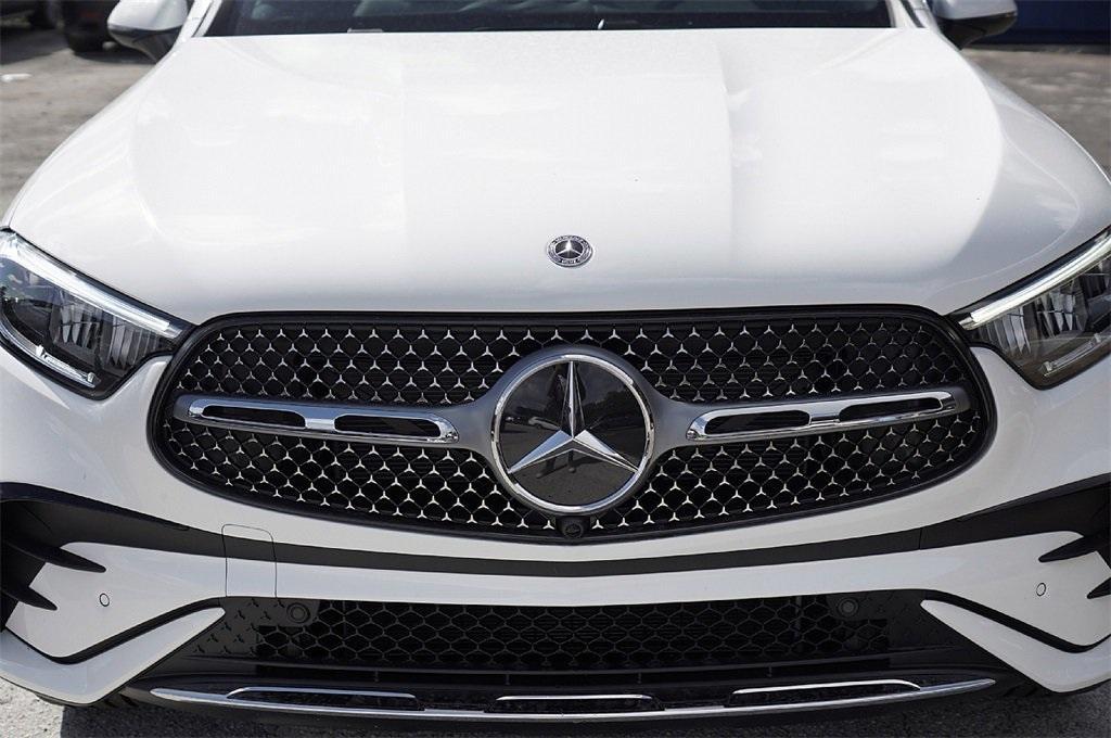 new 2026 Mercedes-Benz GLC 300 car