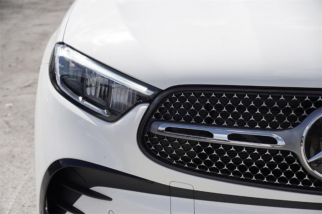 new 2026 Mercedes-Benz GLC 300 car