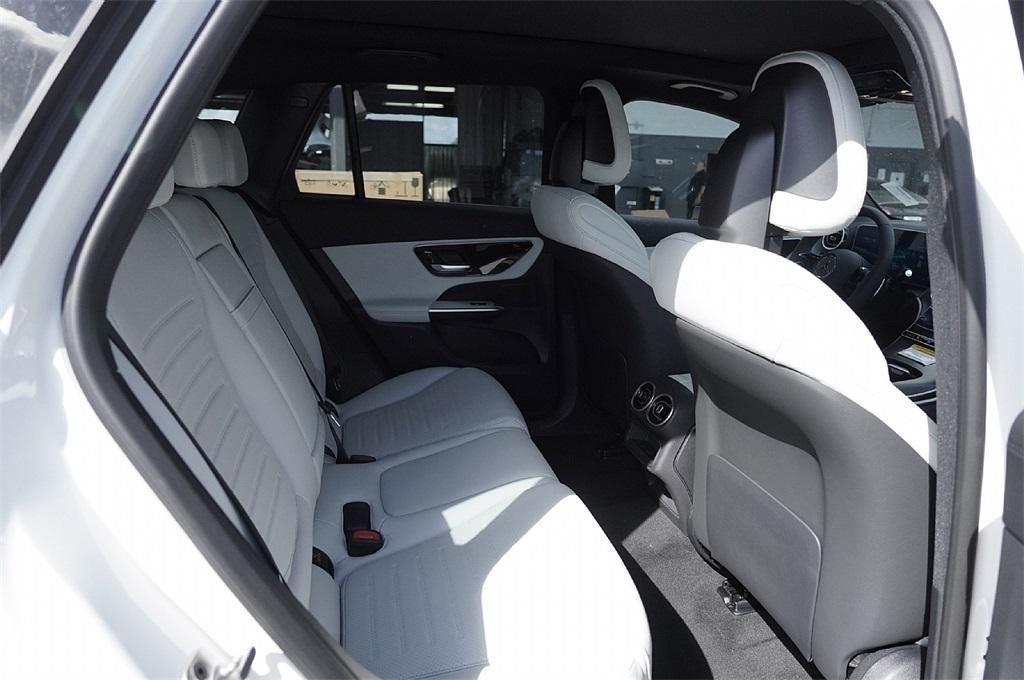 new 2026 Mercedes-Benz GLC 300 car