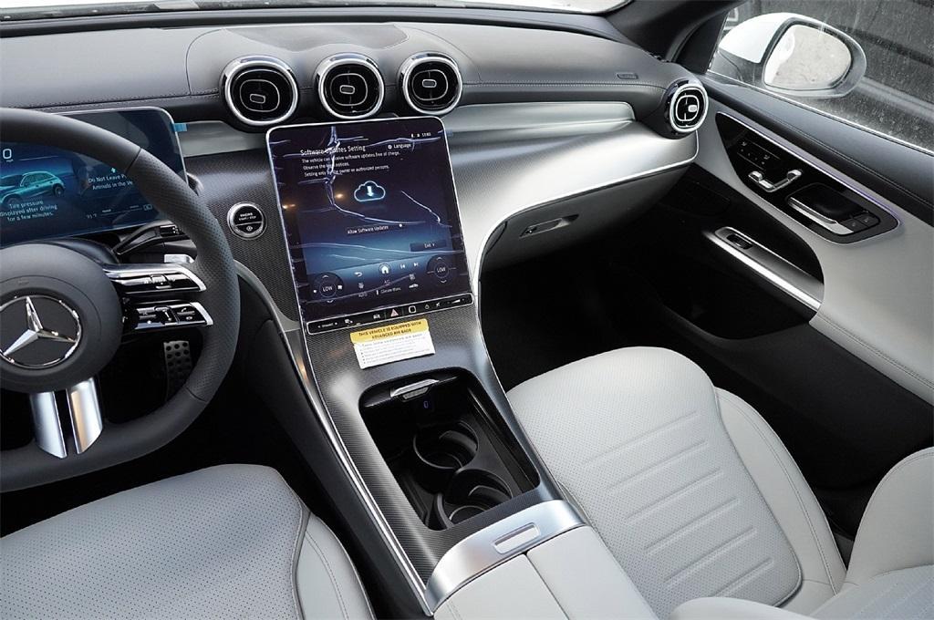 new 2026 Mercedes-Benz GLC 300 car