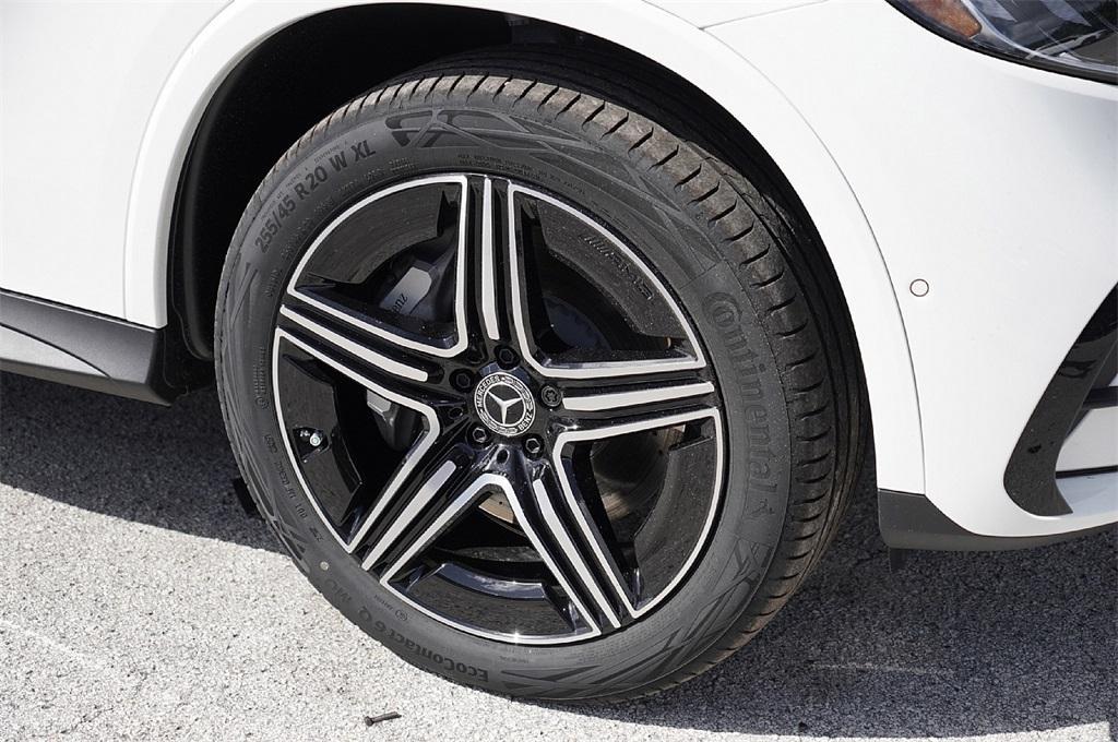 new 2026 Mercedes-Benz GLC 300 car