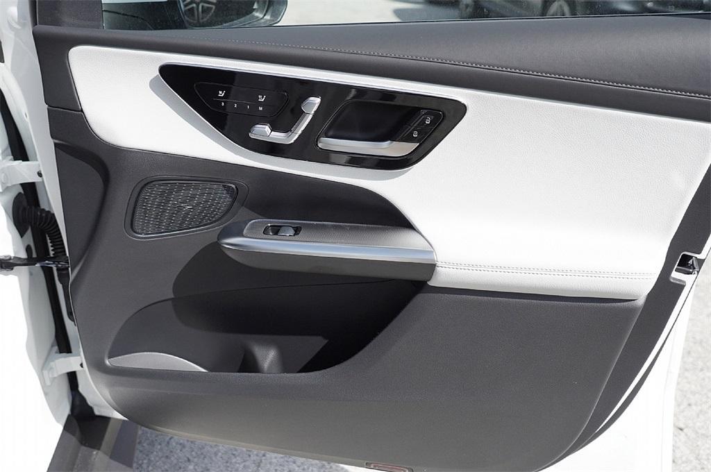 new 2026 Mercedes-Benz GLC 300 car