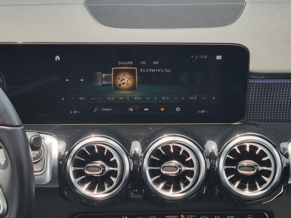used 2023 Mercedes-Benz GLB 250 car, priced at $30,996