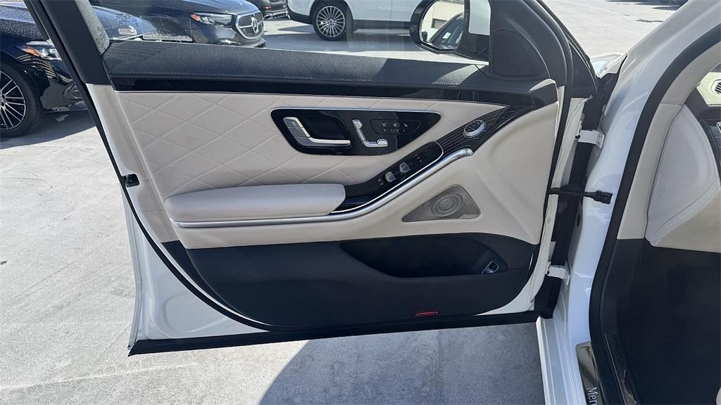 used 2022 Mercedes-Benz S-Class car, priced at $71,700