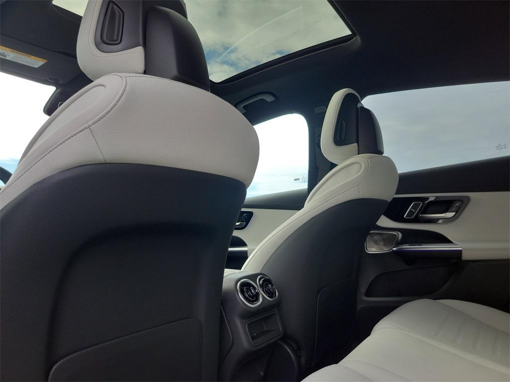 new 2026 Mercedes-Benz GLC 300 car