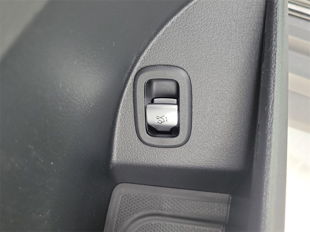 new 2026 Mercedes-Benz GLC 300 car