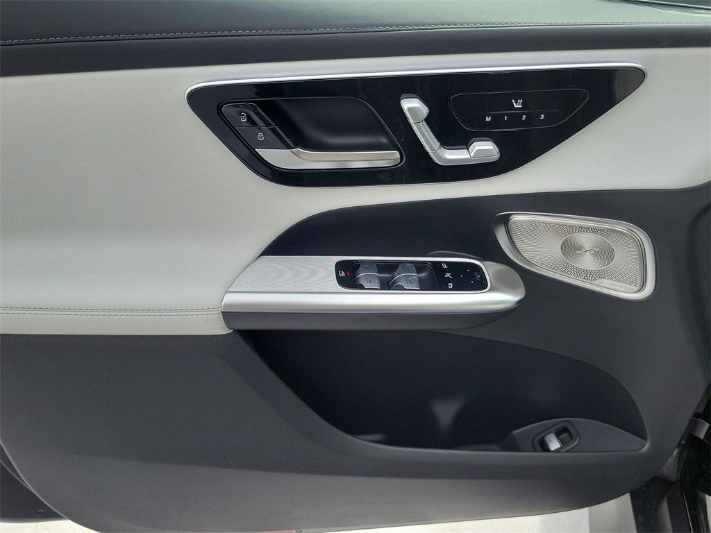 new 2026 Mercedes-Benz GLC 300 car