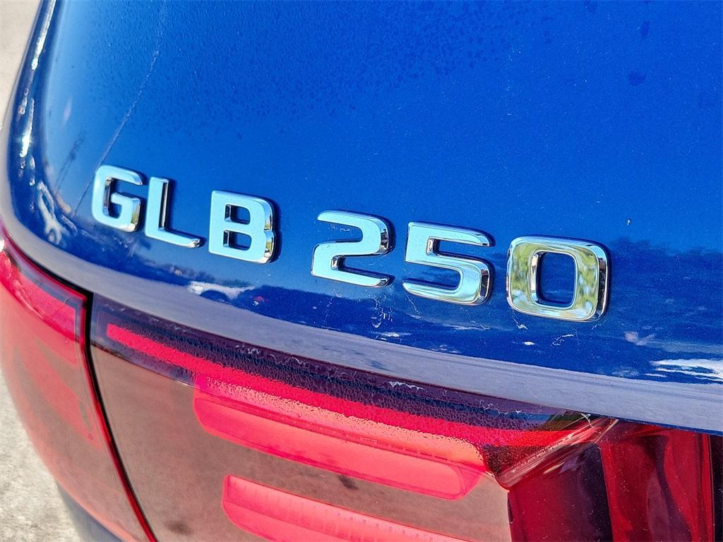 new 2026 Mercedes-Benz GLB 250 car
