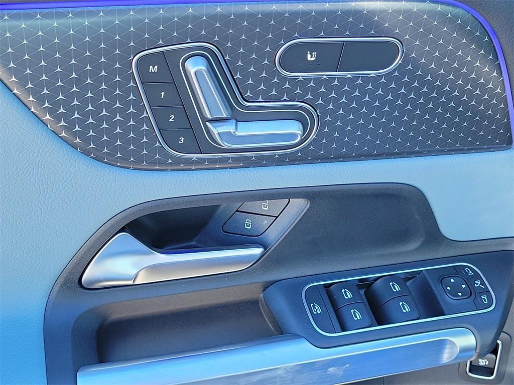 new 2026 Mercedes-Benz GLB 250 car