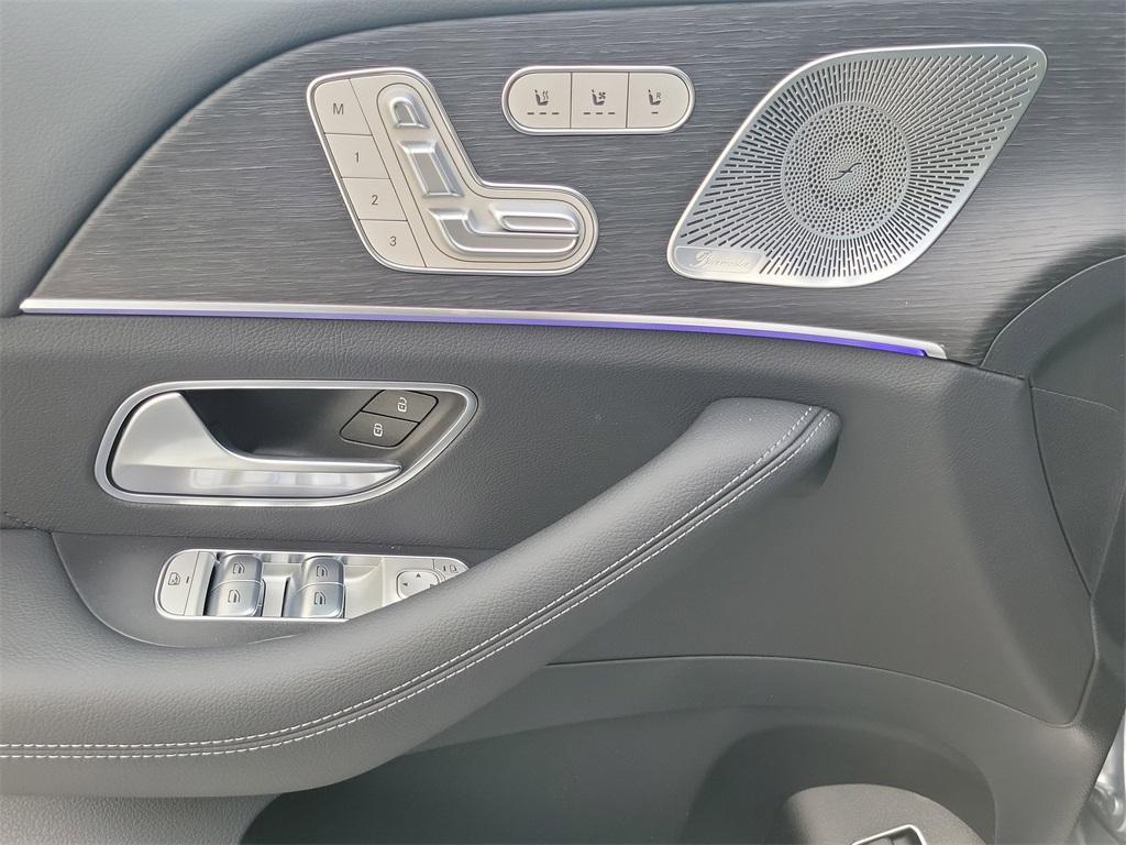 new 2026 Mercedes-Benz GLS 450 car