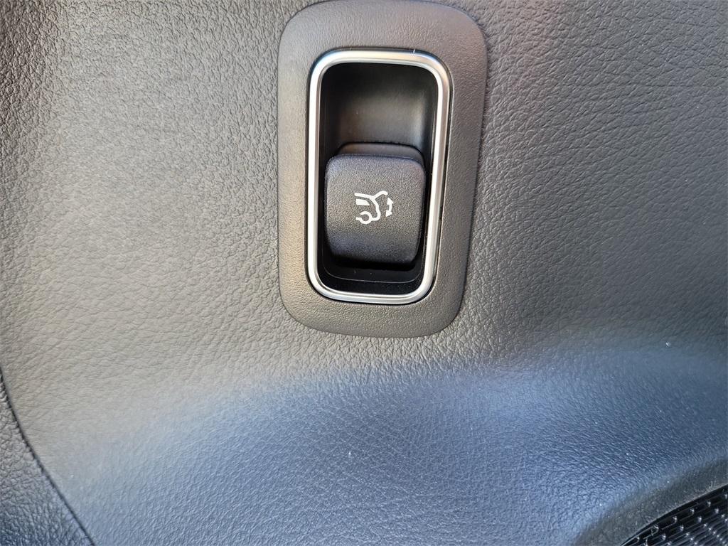 new 2026 Mercedes-Benz GLB 250 car