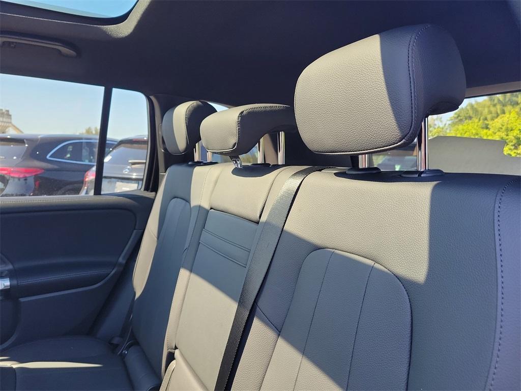 new 2026 Mercedes-Benz GLB 250 car