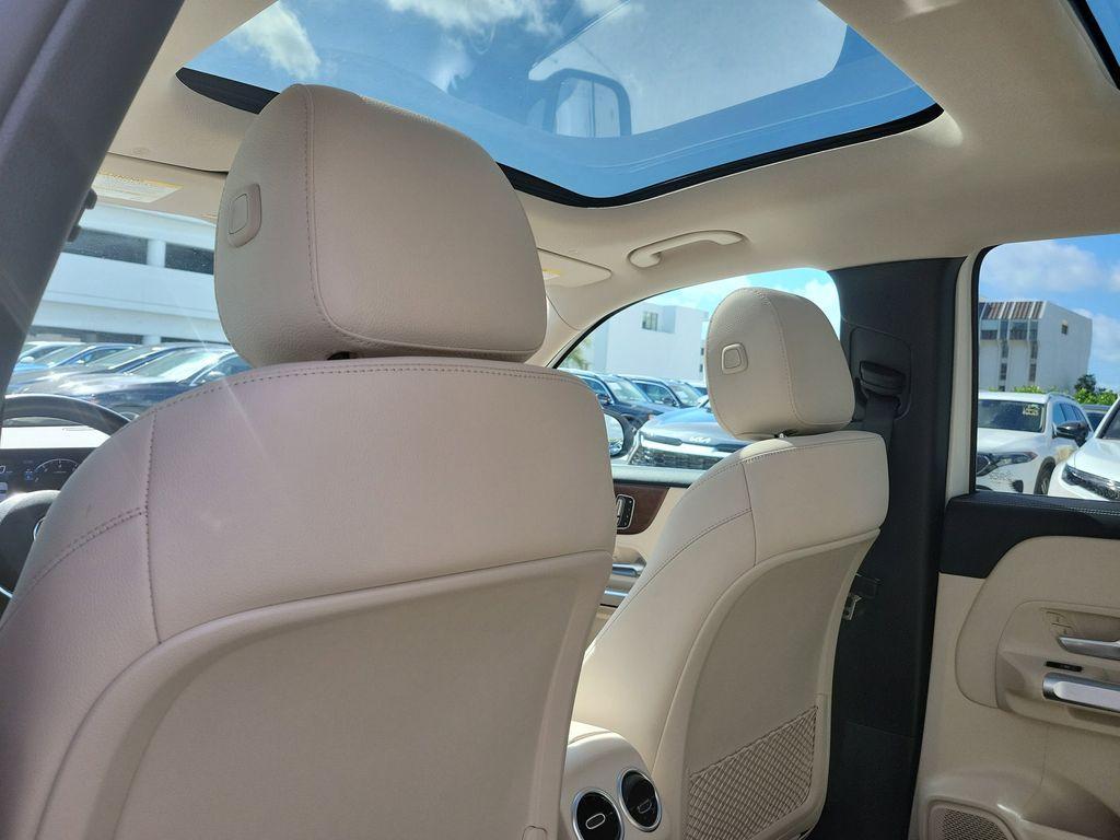 used 2023 Mercedes-Benz GLB 250 car, priced at $33,989