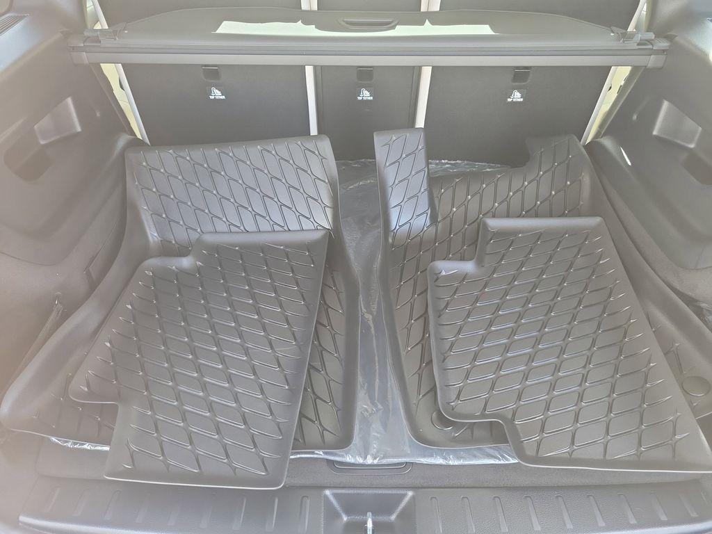 used 2023 Mercedes-Benz GLB 250 car, priced at $33,989